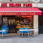 colorful-restaurant-in-paris